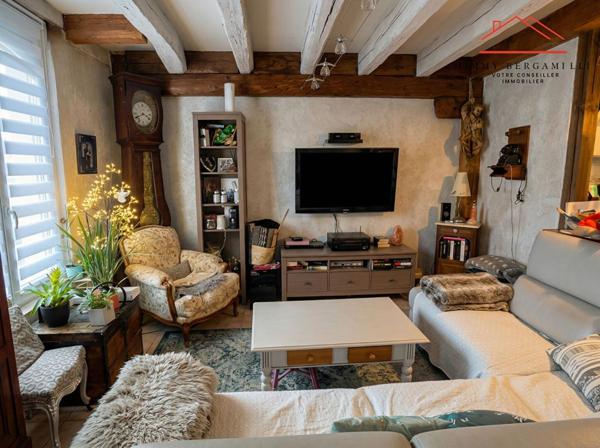 Maison de standing avec piscine et espaces modulables à 10 min de la Suisse