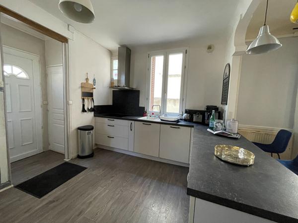 Maison Provins hypercentre 4 pièces + terrasse et cour deux pas du marché/gare à pieds !