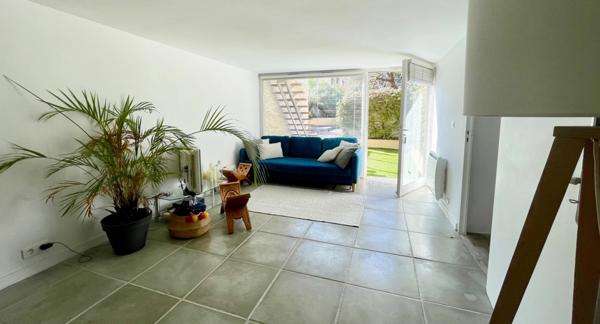 ANTIBES (06) À vendre – Appartement 5 pièces duplex en bas de villa avec piscine salle de sport et jacuzzi