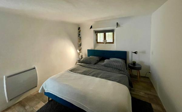 ANTIBES (06) À vendre – Appartement 5 pièces duplex en bas de villa avec piscine salle de sport et jacuzzi