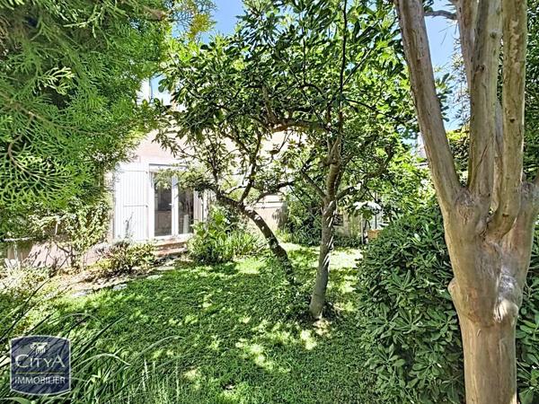 Maison à vendre 6 pièces 165m² Aix-en-Provence (13080)