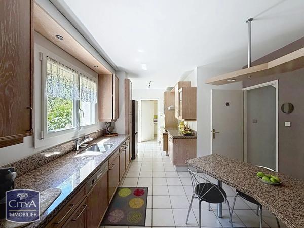 Maison à vendre 6 pièces 165m² Aix-en-Provence (13080)