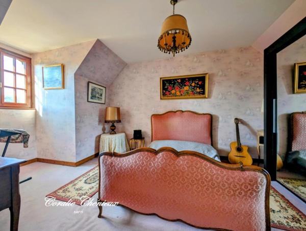 Belle maison avec piscine au cœur d'un village historique