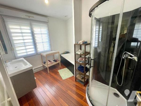 MAISON AVEC CONFORT DU PLAIN-PIED ET DE BEAUX VOLUMES
MAISON A VENDRE A RETHEL, AXE REIMS/CHAR...