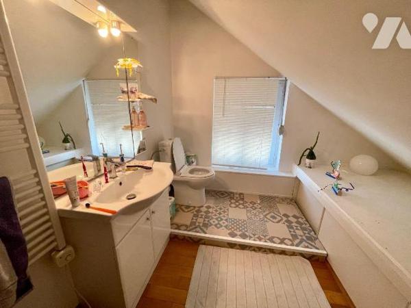 MAISON AVEC CONFORT DU PLAIN-PIED ET DE BEAUX VOLUMES
MAISON A VENDRE A RETHEL, AXE REIMS/CHAR...