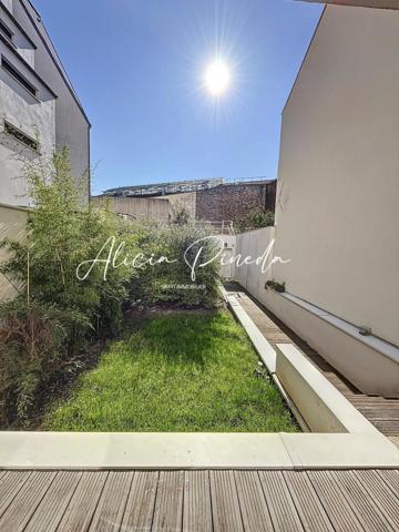 Appartement T3 avec jardin, dépendance et parkings