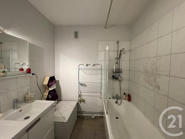 Appartement F3 à vendre  3 pièces - 65,99 m2 MOULINS - 03