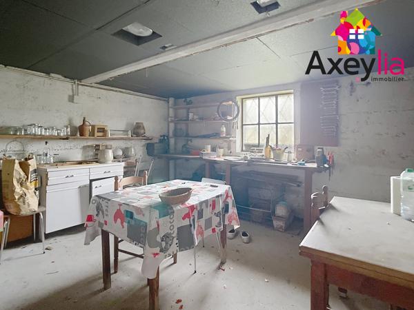 Pouilly-les-Nonains (42155) A VENDRE - POUILLY-LES-NONAINS - MAISON AVEC TROIS CHAMBRES, DEUX GARAGES ET GRAND TERRAIN CONSTRUCTIBLE