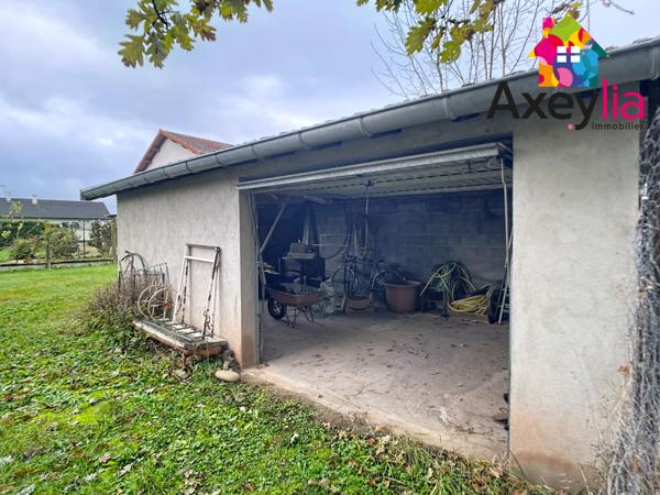 Pouilly-les-Nonains (42155) A VENDRE - POUILLY-LES-NONAINS - MAISON AVEC TROIS CHAMBRES, DEUX GARAGES ET GRAND TERRAIN CONSTRUCTIBLE