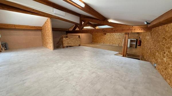ZA Cogolin local commercial 150m² + préau 65m²