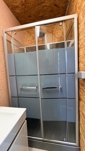 ZA Cogolin local commercial 150m² + préau 65m²