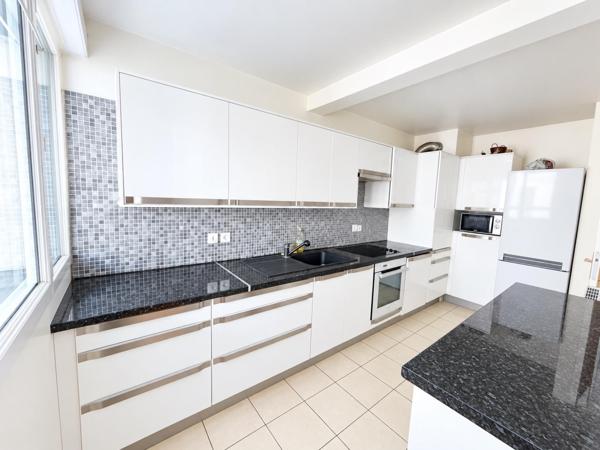 LA PLAINE - APPARTEMENT AVEC BALCON ET PARKING