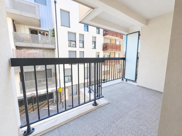 LA PLAINE - APPARTEMENT AVEC BALCON ET PARKING