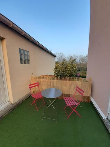 Appartement avec une grande mezzanine au 2ème et dernier  étage avec 15m² de terrasse.