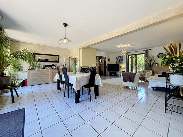 Maison d'exception à vendre à Saint Avertin - 7 pièces, 212 m² sur terrain de 1407 m²