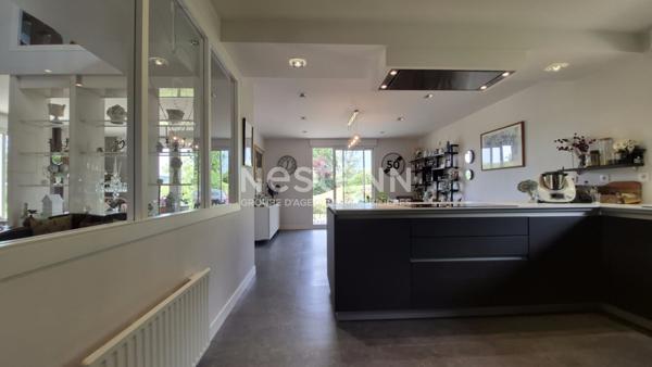 Maison d Architecte a PLOUEDERN : Un bien d exception a saisir en Bretagne