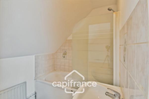 Appartement duplex avec entrée privative – esprit maison – calme et luminosité