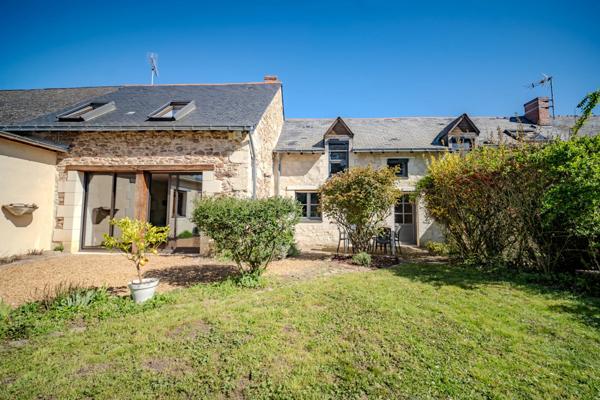 Maison en pierre de charme à SAUMUR 49400 - 4 chambres-Jardin-Garage - 5mn du centre ville - Terrefort