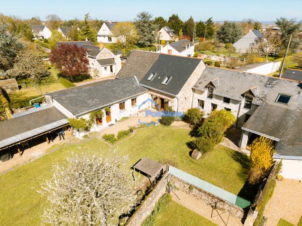 Maison en pierre de charme à SAUMUR 49400 - 4 chambres-Jardin-Garage - 5mn du centre ville - Terrefort