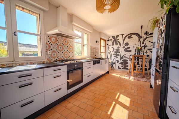 Maison en pierre de charme à SAUMUR 49400 - 4 chambres-Jardin-Garage - 5mn du centre ville - Terrefort