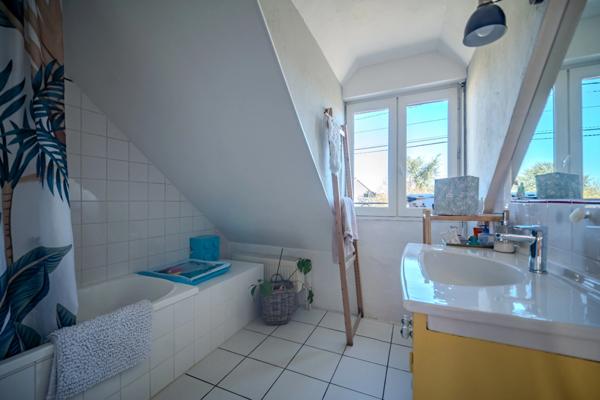 Maison en pierre de charme à SAUMUR 49400 - 4 chambres-Jardin-Garage - 5mn du centre ville - Terrefort