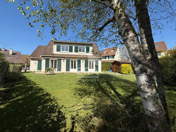 A vendre quartier calme du CLOS DAME GILLE, maison indépendante de 140 m² habitables !