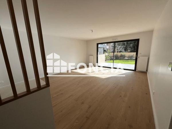 Location Appartement 3 pièces 74.18 m² - 22 AVENUE GUY DE COLLONGUE Ecully 69130