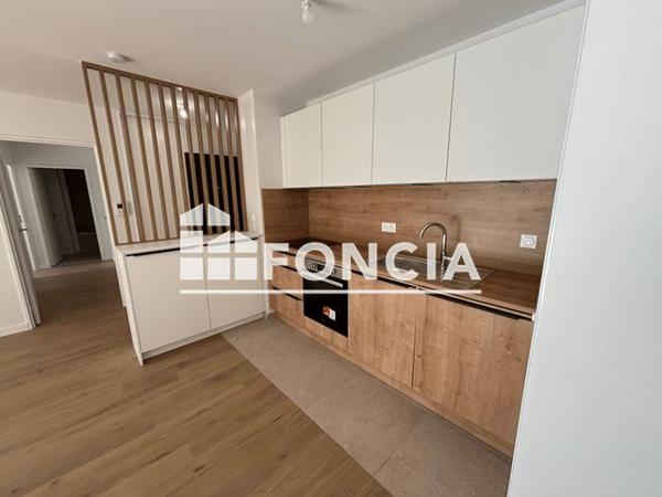 Location Appartement 3 pièces 74.18 m² - 22 AVENUE GUY DE COLLONGUE Ecully 69130