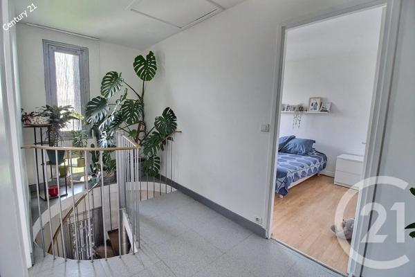 Maison à vendre  6 pièces - 117,50 m 2   CHATEAU THIERRY  - 02