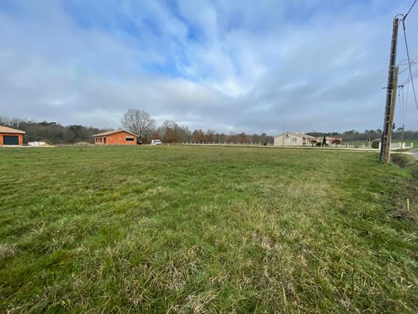 Terrain proche Montpon Menesterol 1444 m2