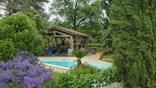 Condom (32100) PROPRIETE AVEC GITE ET CAMPING - TERRAIN D'ENVIRON 1HA ET PISCINE / PROCHE CONDOM