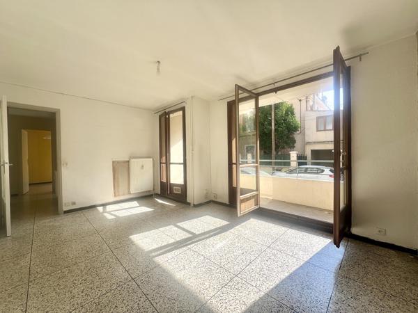 Chateau gombert (13013) 13013 MARSEILLE / Saint-Just. Appartement 2 pièces 55m2, balcon et cave.