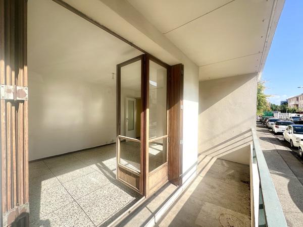 Chateau gombert (13013) 13013 MARSEILLE / Saint-Just. Appartement 2 pièces 55m2, balcon et cave.