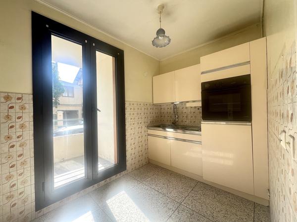 Chateau gombert (13013) 13013 MARSEILLE / Saint-Just. Appartement 2 pièces 55m2, balcon et cave.