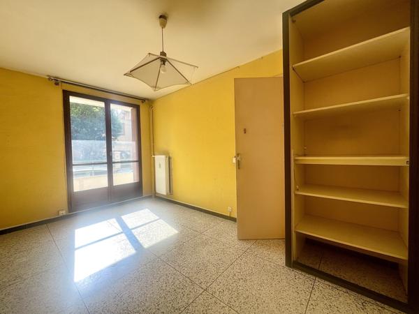 Chateau gombert (13013) 13013 MARSEILLE / Saint-Just. Appartement 2 pièces 55m2, balcon et cave.