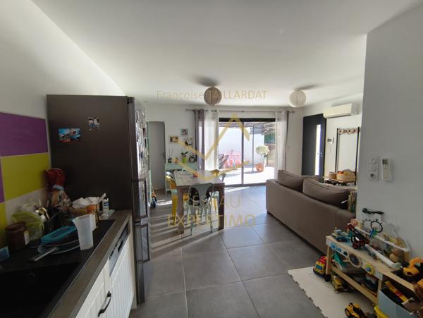 L'Isle-sur-la-Sorgue (84800) Maison contemporaine de plain pied proche de la ville au calme, prête à habiter !