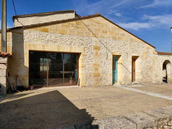 ENSEMBLE 2 MAISONS EN PIERRE 600 m² + PISCINE + GARAGES + PARKING + TERRAIN 1600 m²