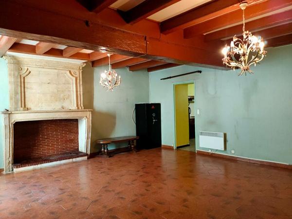 ENSEMBLE 2 MAISONS EN PIERRE 600 m² + PISCINE + GARAGES + PARKING + TERRAIN 1600 m²
