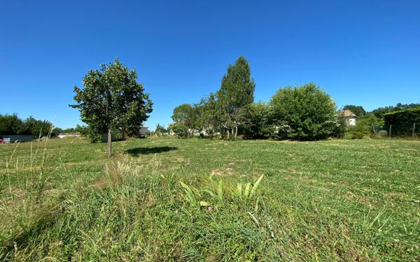 Terrain à vendre    Saint-Étienne-de-Tulmont