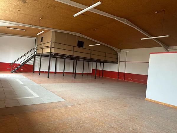 Location local commercial Le Boulou - 242 m² - 1 000 €/mois