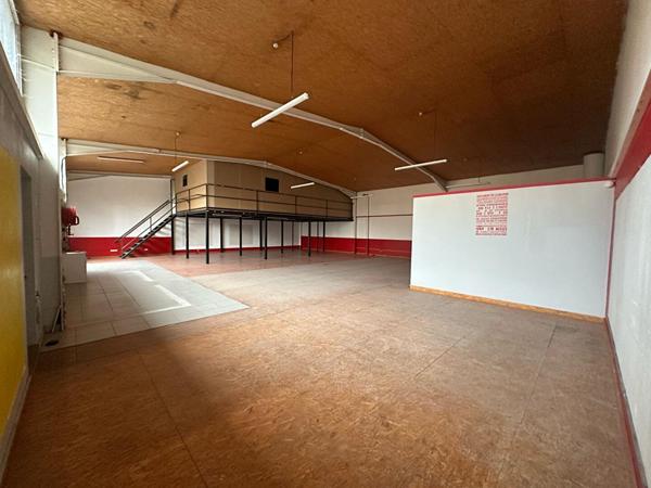 Location local commercial Le Boulou - 242 m² - 1 000 €/mois