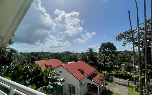 Maison à louer    6 pièces •  Petit-Bourg