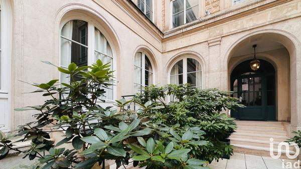 Appartement 5 pièces de 104 m² à Paris (75011)