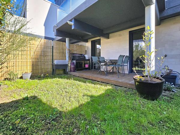 Appartement T4 avec double extérieur, stationnement et calme rare - Centre ville