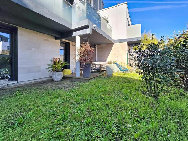 Appartement T4 avec double extérieur, stationnement et calme rare - Centre ville