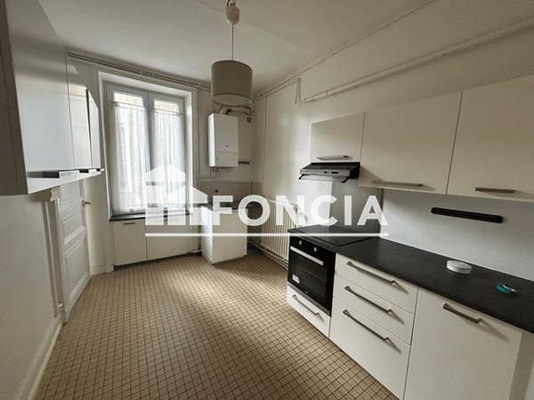 Location Appartement 4 pièces 75.09 m² - 11 RUE URVOY DE ST BEDAN Nantes 44000