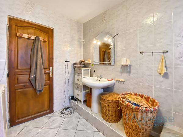 Maison familiale avec cachet 146 m² habitables Terrain clos de 1756 m² Boissy-sous-Saint-Yon