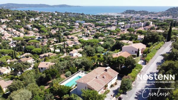 Villa 140 m² vue mer et piscine à 20 minutes à pied des plages de Cavalaire