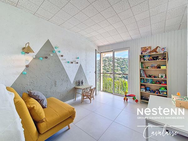 Villa 140 m² vue mer et piscine à 20 minutes à pied des plages de Cavalaire