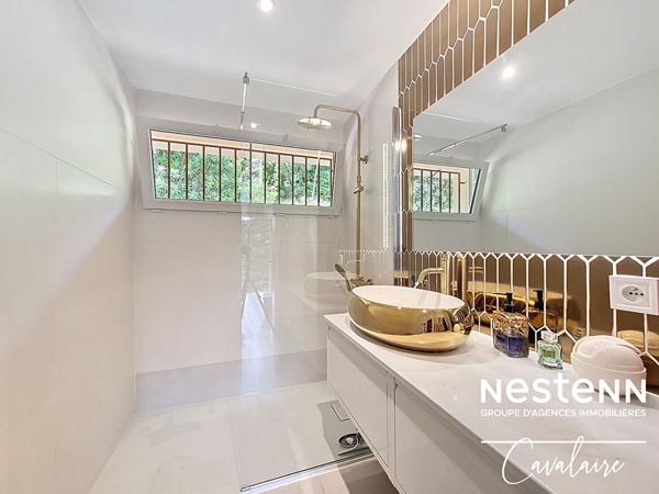 Villa 140 m² vue mer et piscine à 20 minutes à pied des plages de Cavalaire